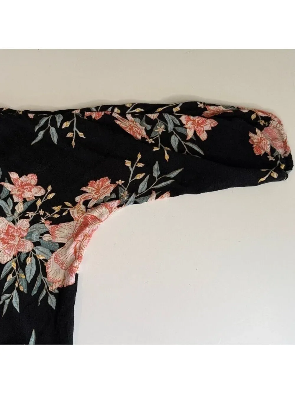Billabong Floral Kimono Black/Pink Floral Open Front Cardigan Women's S/M